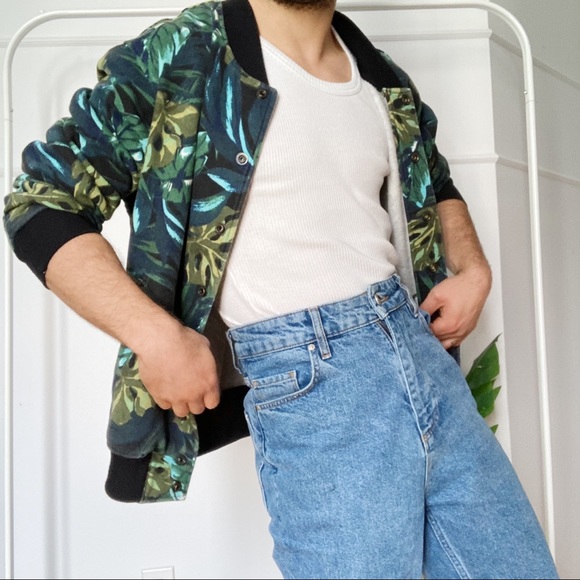 AA VEST - Picture 1 of 5